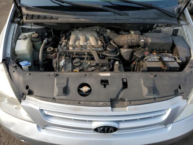 KNDMB233186217675 - 2008 KIA SEDONA EX SILVER photo 12