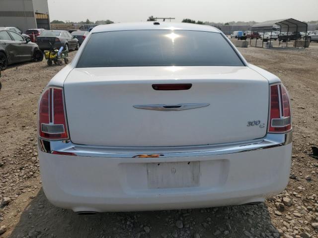 2C3CCAET5DH541385 - 2013 CHRYSLER 300C WHITE photo 6