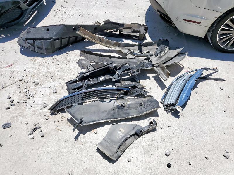 3LN6L2GK5DR808253 - 2013 LINCOLN MKZ WHITE photo 12