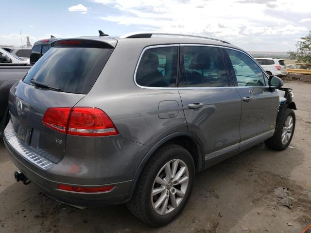 WVGEF9BP3ED004378 - 2014 VOLKSWAGEN TOUAREG V6 GRAY photo 3