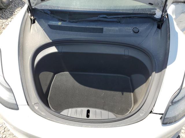 5YJ3E1EB7JF072704 - 2018 TESLA MODEL 3 WHITE photo 11