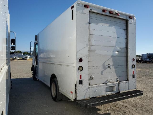4UZA4FF46WC990824 - 1998 FREIGHTLINER CHASSIS M LINE WALK-IN VAN WHITE photo 2
