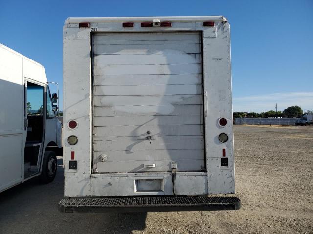 4UZA4FF46WC990824 - 1998 FREIGHTLINER CHASSIS M LINE WALK-IN VAN WHITE photo 6