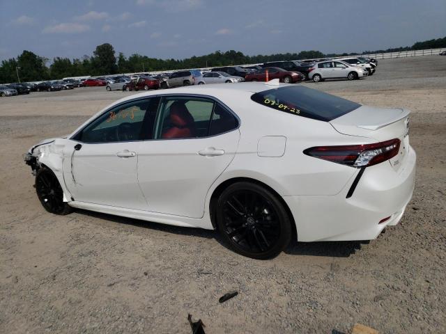 4T1K31AK0NU585969 - 2022 TOYOTA CAMRY XSE WHITE photo 2