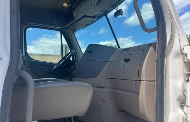 1FUBGEDV7ELFT4296 - 2014 FREIGHTLINER CASCADIA 1 WHITE photo 5