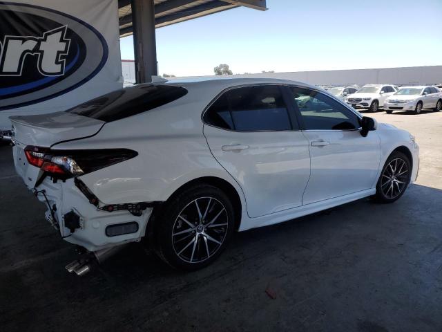 4T1T11AK6PU828231 - 2023 TOYOTA CAMRY SE NIGHT SHADE WHITE photo 3