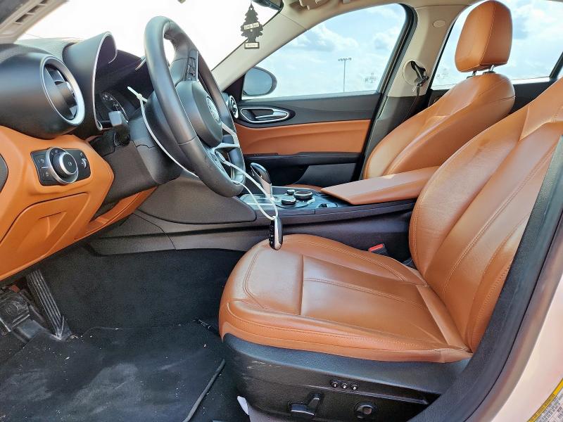 ZARFAMAN3K7616431 - 2019 ALFA ROMEO GIULIA WHITE photo 7