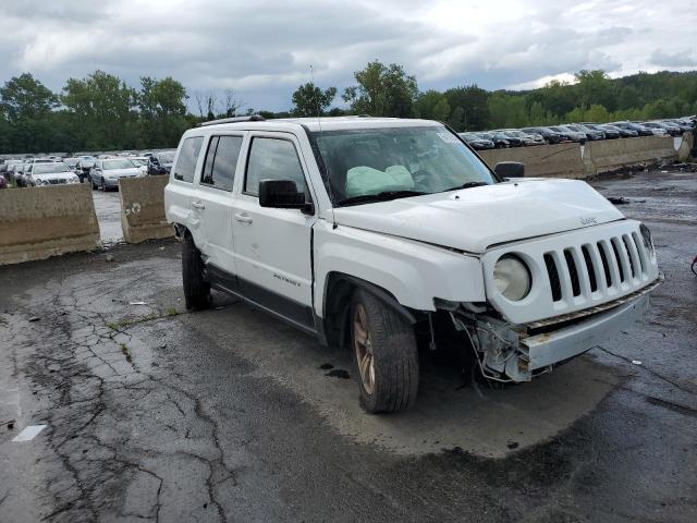 1C4NJRCB7ED570100 - 2014 JEEP PATRIOT LIMITED WHITE photo 4