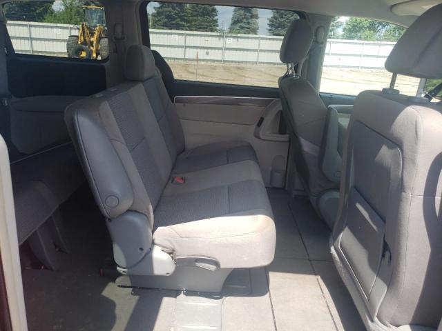 2V8HW44179R542957 - 2009 VOLKSWAGEN ROUTAN S წითელი ფოტო 11