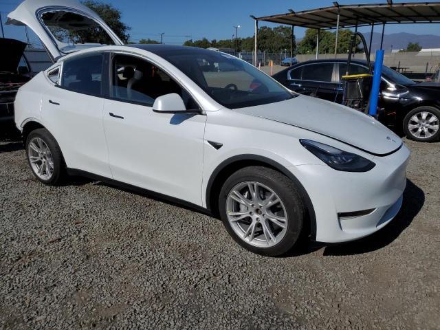 7SAYGDEE7PA079382 - 2023 TESLA MODEL Y Ақ фото 4