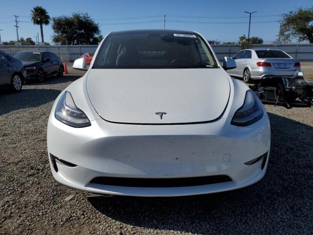 7SAYGDEE7PA079382 - 2023 TESLA MODEL Y Ақ фото 5