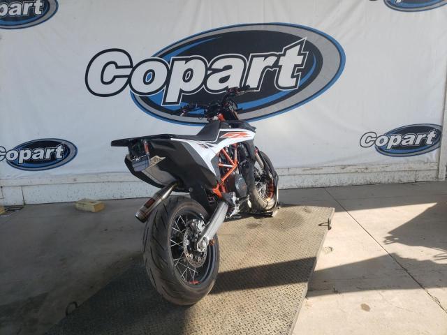 VBKLSV401KM764111 - 2019 KTM 690 SMC R TWO TONE photo 4