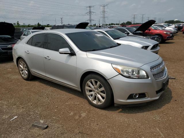 1G11H5SAXDF214151 - 2013 CHEVROLET MALIBU LTZ ვერცხლისფერი ფოტო 4