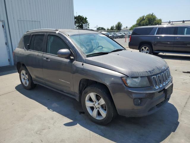 1C4NJDEB7GD637930 - 2016 JEEP COMPASS LATITUDE GRAY photo 4