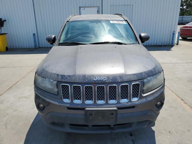 1C4NJDEB7GD637930 - 2016 JEEP COMPASS LATITUDE GRAY photo 5