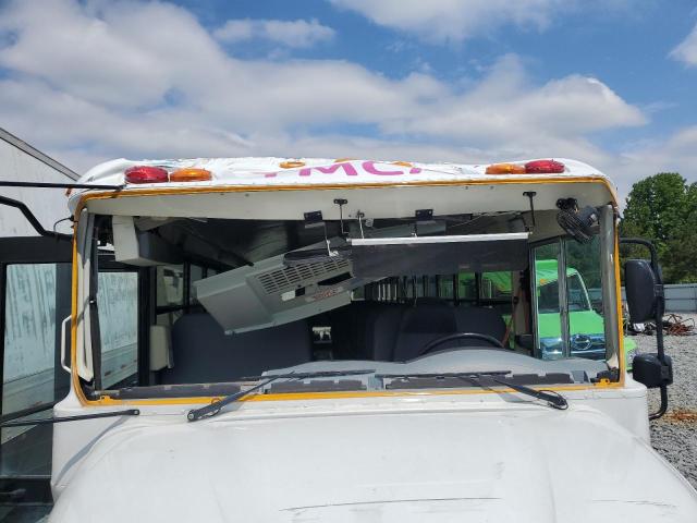 4DRBUAAN2CB586976 - 2012 IC CORPORATION 3000 CE WHITE photo 9