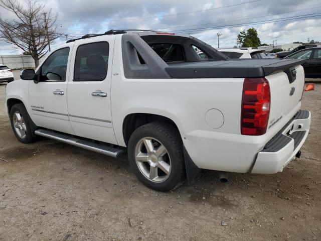 3GNTKGE34BG298254 - 2011 CHEVROLET AVALANCHE LTZ WHITE photo 2