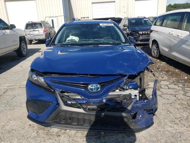 4T1G31AK3PU054709 - 2023 TOYOTA CAMRY SE NIGHT SHADE BLUE photo 5