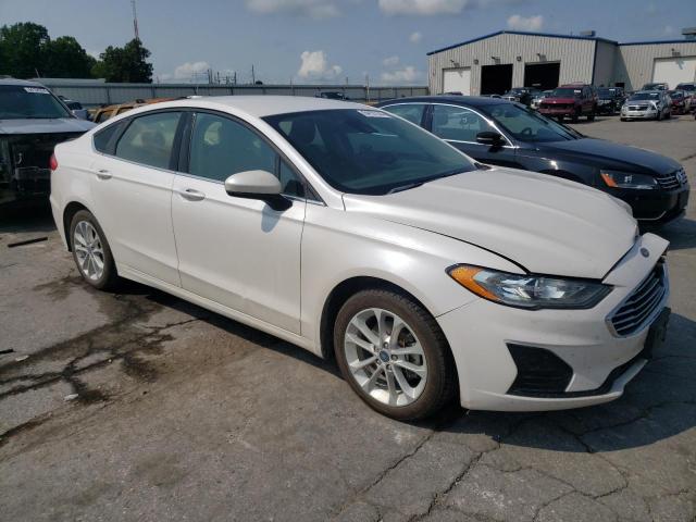 3FA6P0LU0KR256488 - 2019 FORD FUSION SE WHITE photo 4