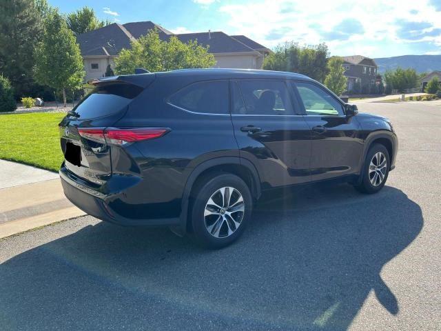 5TDGZRBH8MS121244 - 2021 TOYOTA HIGHLANDER XLE Սև լուսանկար 4