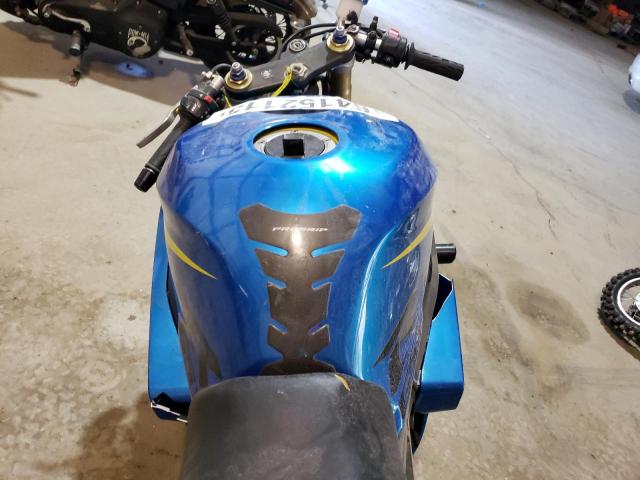 JS1GN7CA242109674 - 2004 SUZUKI GSX-R600 K BLUE photo 5