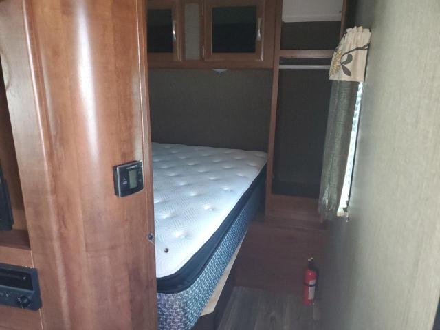 4YDT28122JT411337 - 2018 PASSPORT TRAVELTRLR WHITE photo 5