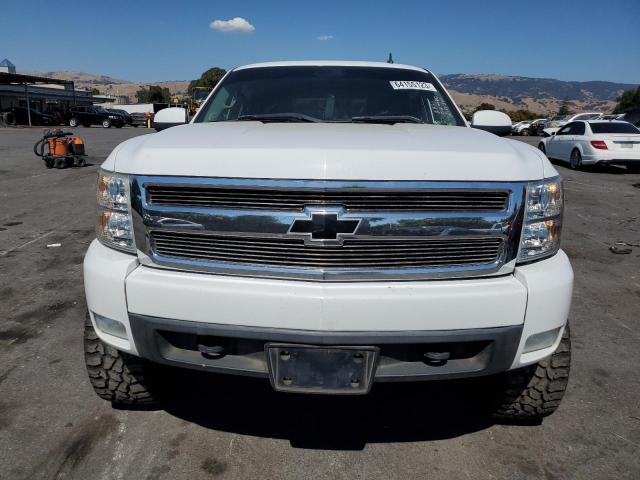 2GCEC13J571541082 - 2007 CHEVROLET SILVERADO C1500 CREW CAB WHITE photo 5