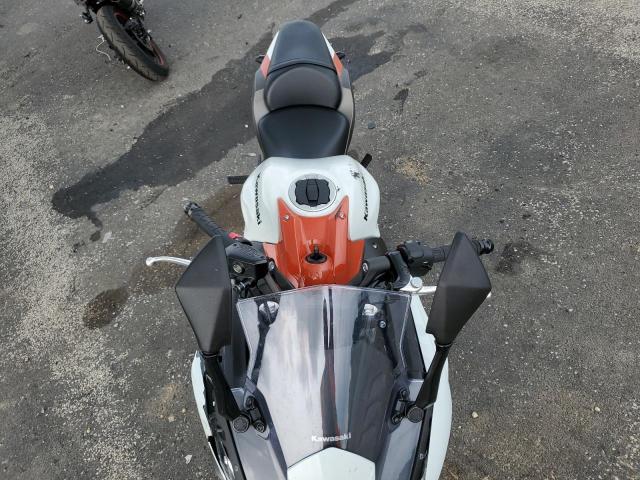 ML5EXER16PDA94752 - 2023 KAWASAKI EX650 R Ақ фото 5