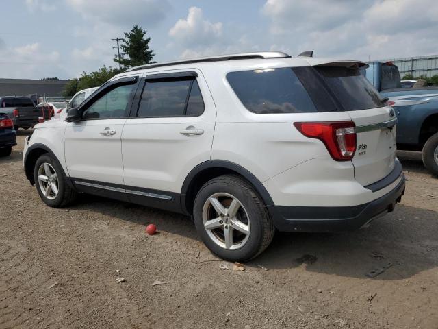 1FM5K7D85JGC64456 - 2018 FORD EXPLORER XLT WHITE photo 2