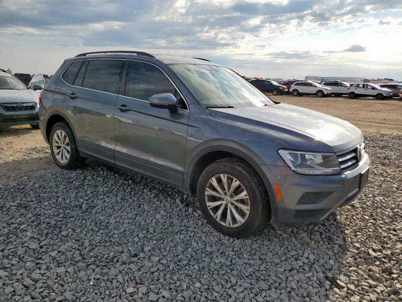 3VV2B7AX3KM098773 - 2019 VOLKSWAGEN TIGUAN SE Grau Foto 4