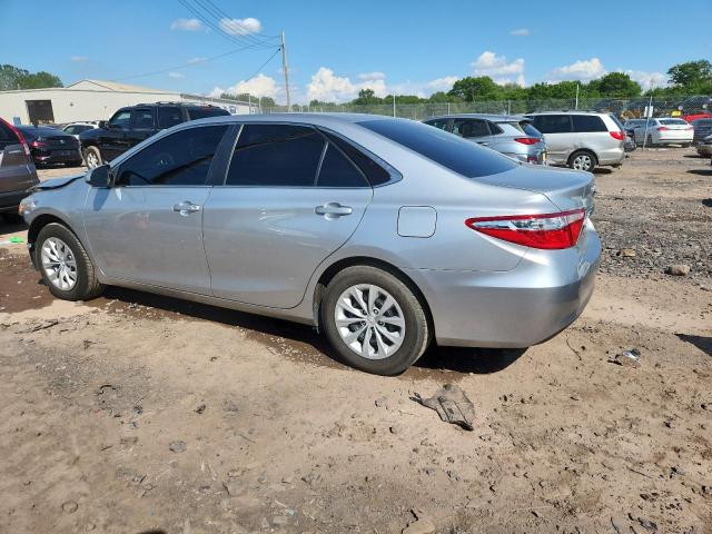 4T4BF1FK6FR502536 - 2015 TOYOTA CAMRY LE SILVER photo 2
