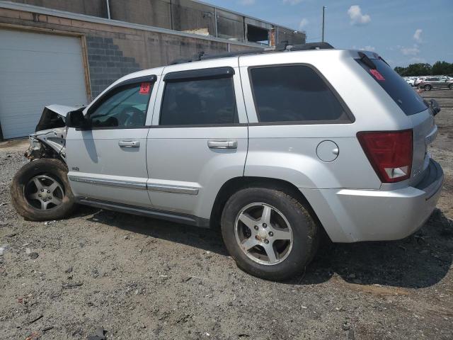 1J8GR48K66C348256 - 2006 JEEP GRAN CHER LAREDO SILVER photo 2