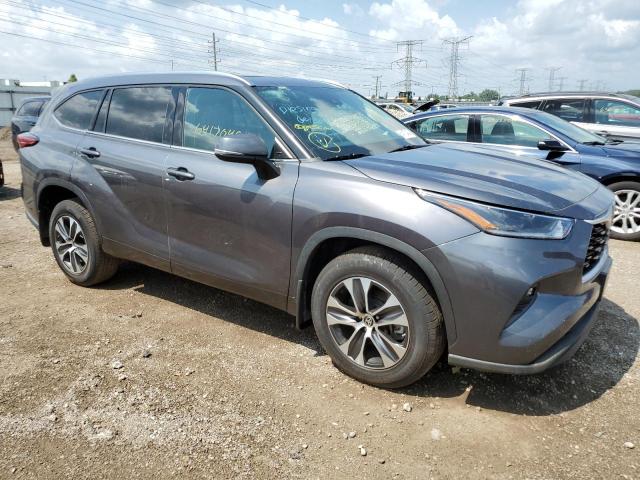 5TDGZRBH1MS083744 - 2021 TOYOTA HIGHLANDER XLE GRAY photo 4