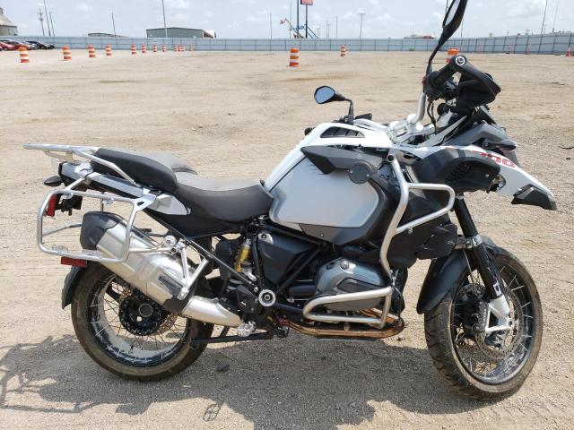 WB10A1206HZ897720 - 2017 BMW R1200 GS ADVENTURE თეთრი ფოტო 1