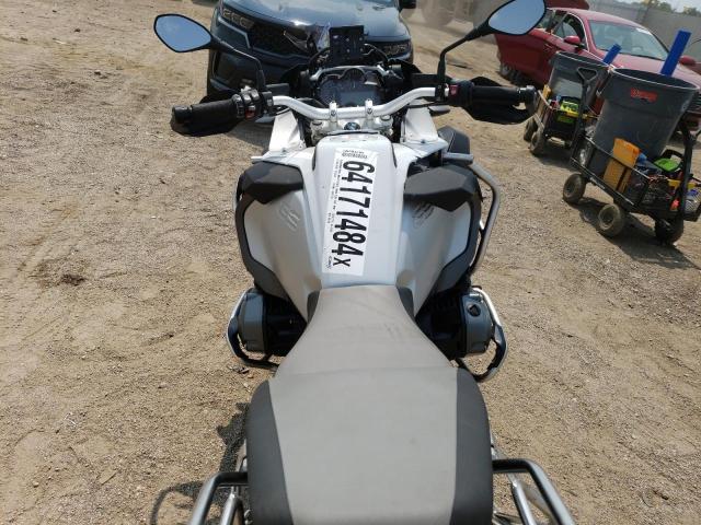 WB10A1206HZ897720 - 2017 BMW R1200 GS ADVENTURE თეთრი ფოტო 6