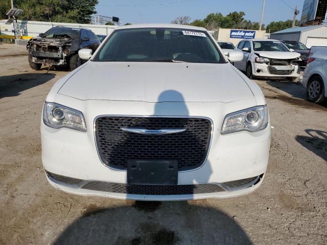 2C3CCAAG7HH647402 - 2017 CHRYSLER 300 LIMITED WHITE photo 5