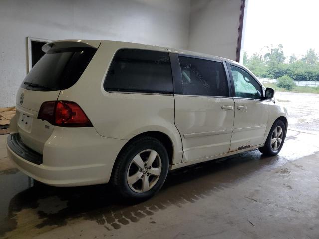 2V4RW3D18AR348393 - 2010 VOLKSWAGEN ROUTAN SE WHITE photo 3