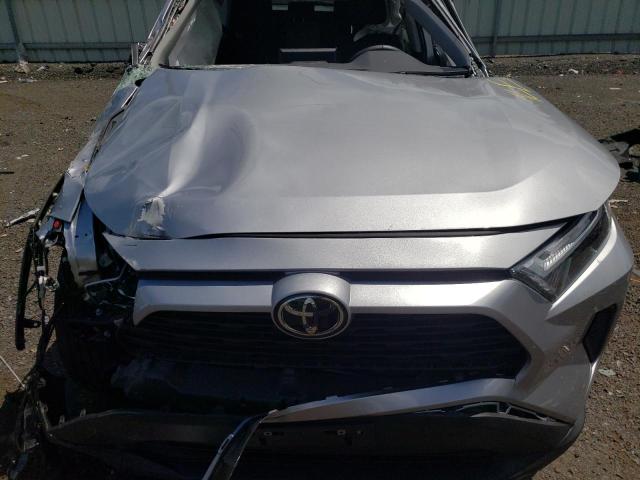 4T3RWRFV3SU177752 - 2025 TOYOTA RAV4 XLE GRAY photo 12