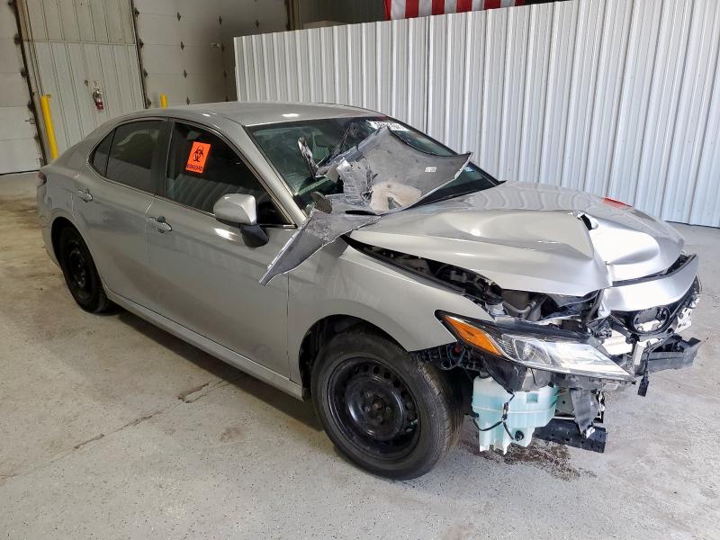 4T1C31AK0NU592036 - 2022 TOYOTA CAMRY LE GRAY photo 4