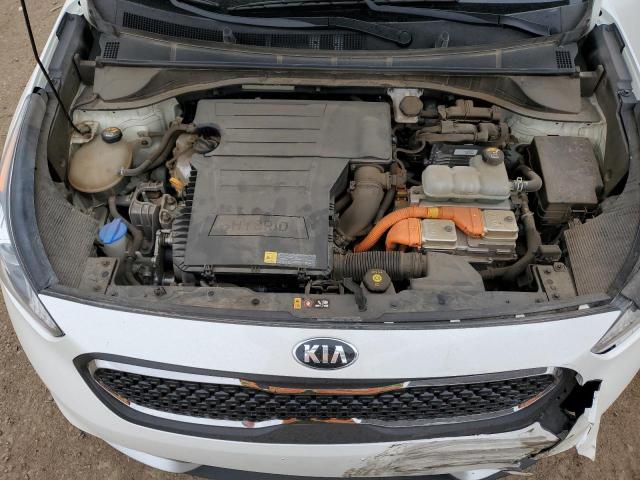 KNDCB3LC9J5147047 - 2018 KIA NIRO FE WHITE photo 11