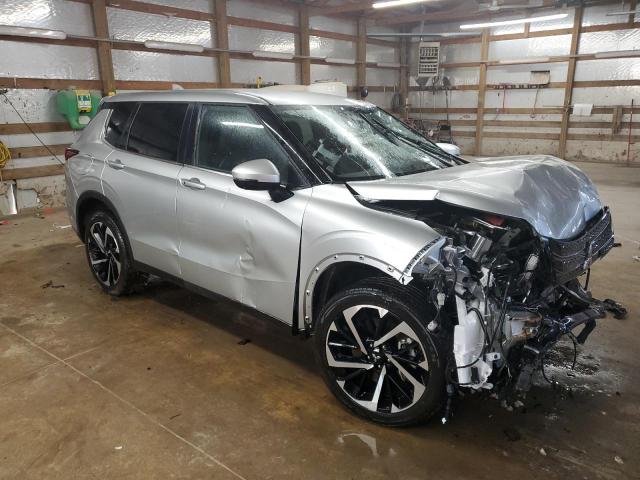 JA4J4VA8XRZ078766 - 2024 MITSUBISHI OUTLANDER SE 银色 照片 4