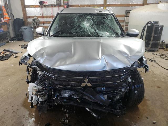 JA4J4VA8XRZ078766 - 2024 MITSUBISHI OUTLANDER SE 银色 照片 5