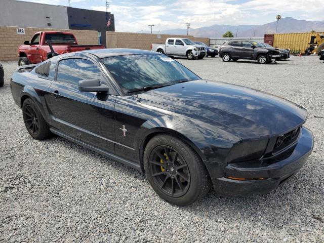 1ZVHT80N865168935 - 2006 FORD MUSTANG BLACK photo 4