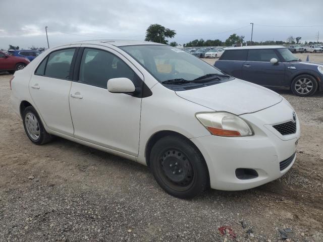 JTDBT903694058635 - 2009 TOYOTA YARIS WHITE photo 4