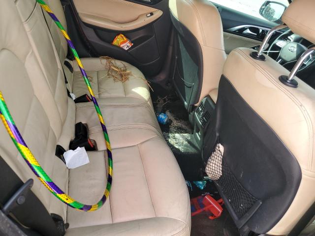 SJKCH5CP1JA050717 - 2018 INFINITI QX30 BASE RED photo 10