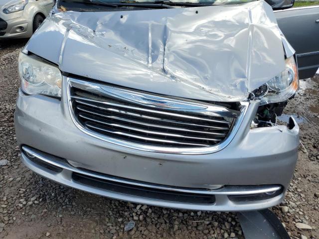2C4RC1CG1DR796864 - 2013 CHRYSLER TOWN & COU TOURING L SILVER photo 12