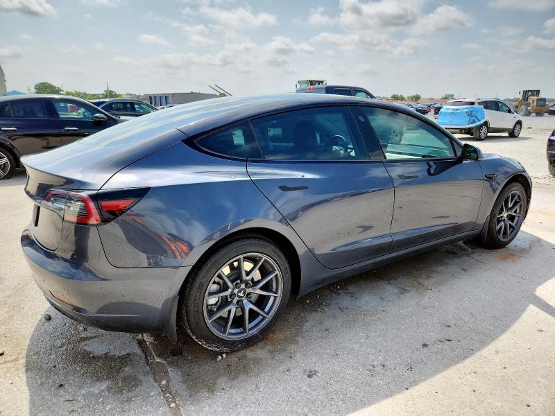 5YJ3E1EA9PF429090 - 2023 TESLA MODEL 3 CHARCOAL photo 3