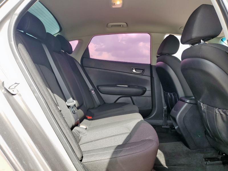 5XXGT4L37JG228435 - 2018 KIA OPTIMA LX SILVER photo 10