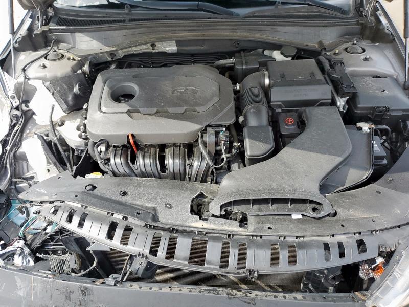 5XXGT4L37JG228435 - 2018 KIA OPTIMA LX SILVER photo 11