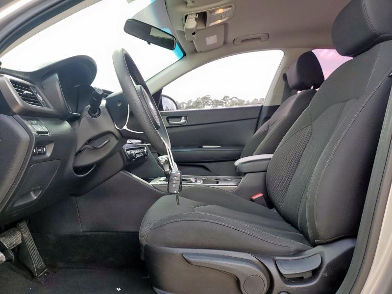 5XXGT4L37JG228435 - 2018 KIA OPTIMA LX SILVER photo 7